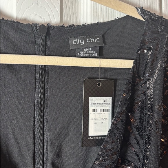NWT !! City Chic Black Sequin Long Sleeve Dress- Women’s Plus Size 18 - Picture 2 of 4